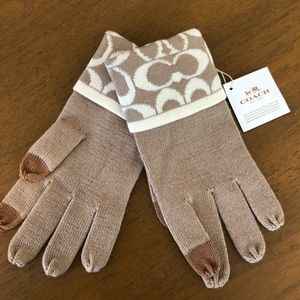 Coach Logo Knit Texting Gloves